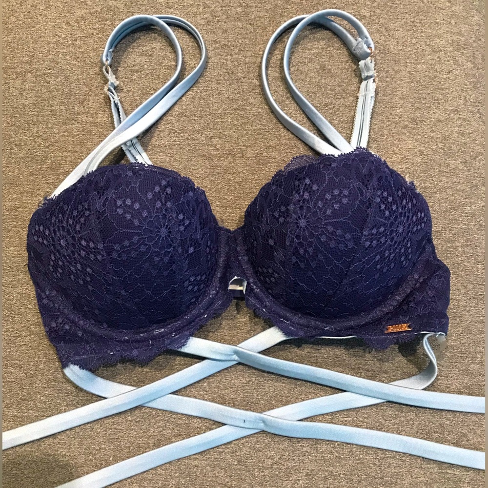Lace Underwire Bra in Navy and Light Blue